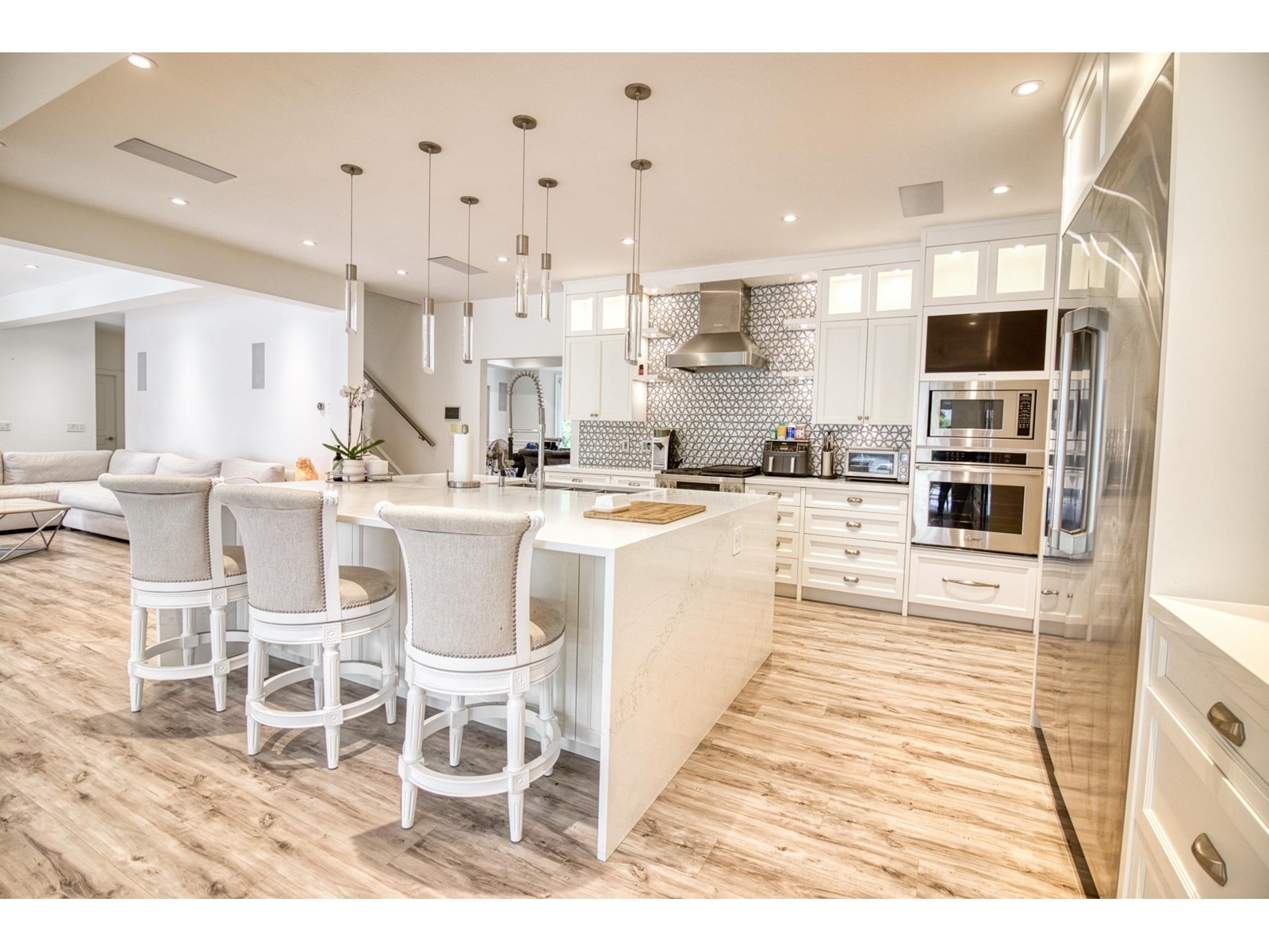 12505 22 Avenue, Surrey, British Columbia  V4A 2B6 - Photo 4 - R2907234