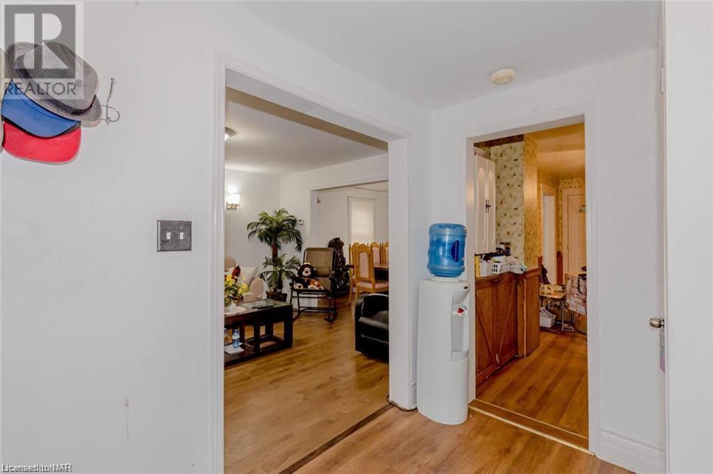 5292 Bridge Street, Niagara Falls, Ontario  L2E 2T3 - Photo 5 - 40626177