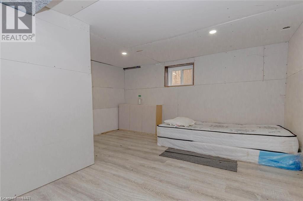 5292 Bridge Street, Niagara Falls, Ontario  L2E 2T3 - Photo 28 - 40626177