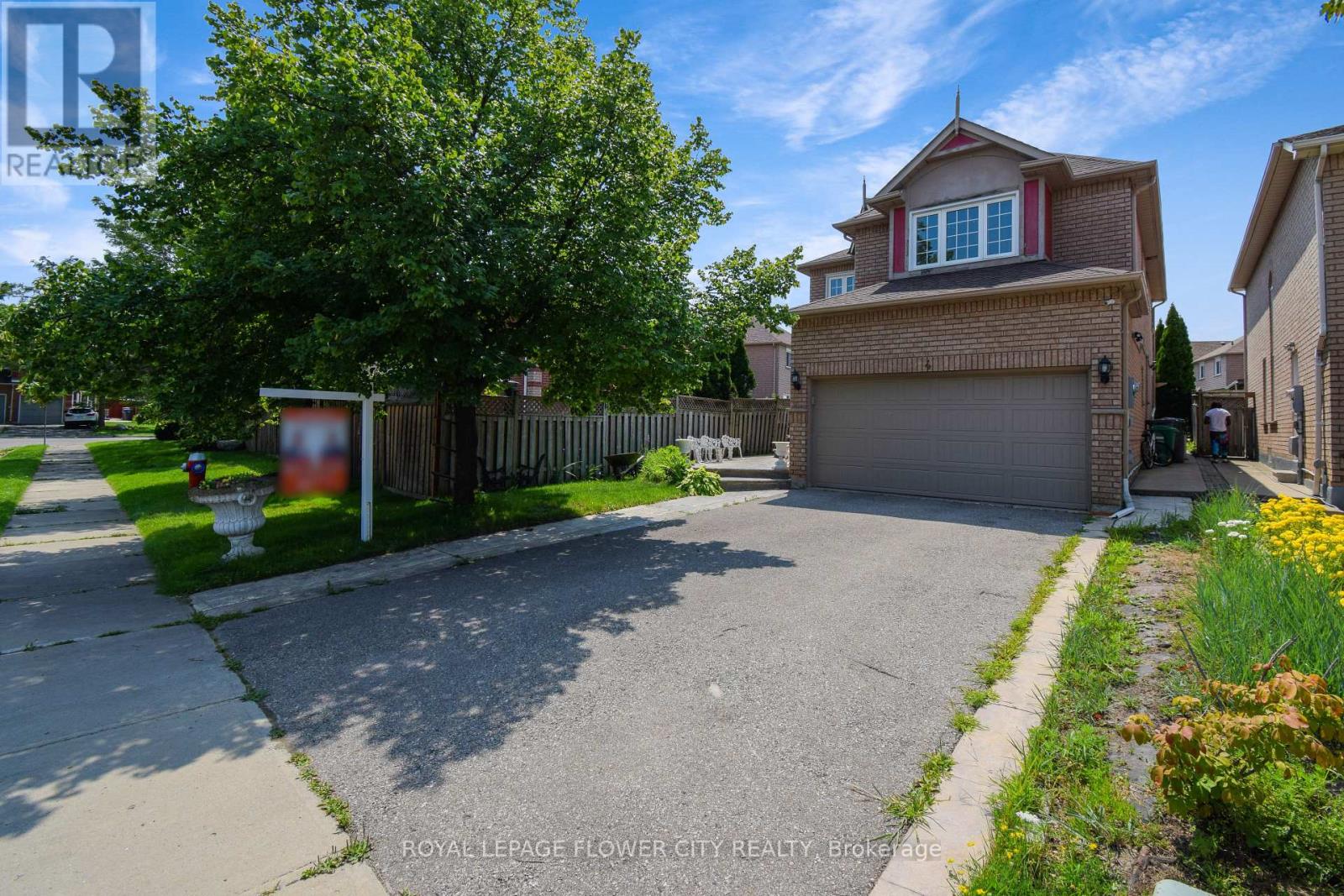 4 Chadwick Street, Brampton (Fletcher's West), Ontario  L6Y 4Y6 - Photo 2 - W9018849