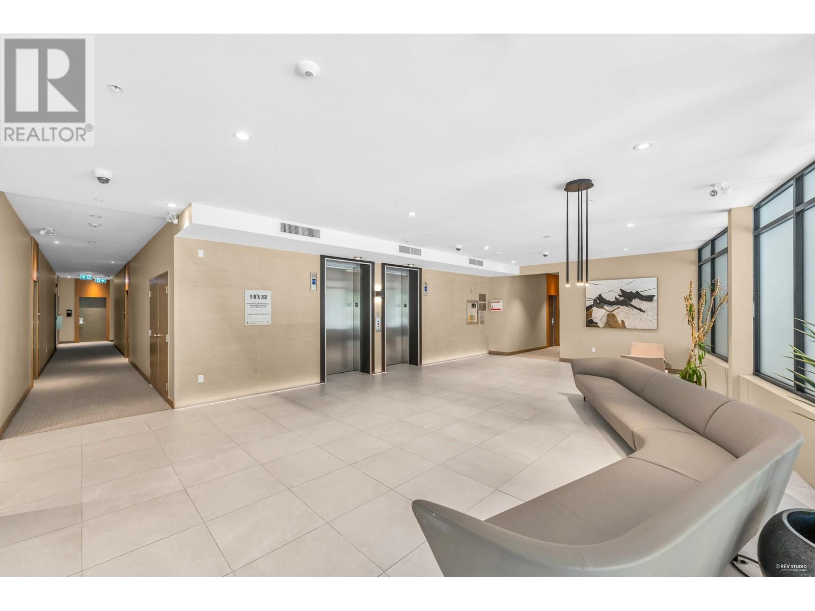 Listing Picture 4 of 40 : 316 3581 ROSS DRIVE, Vancouver / 溫哥華 - 魯藝地產 Yvonne Lu Group - MLS Medallion Club Member