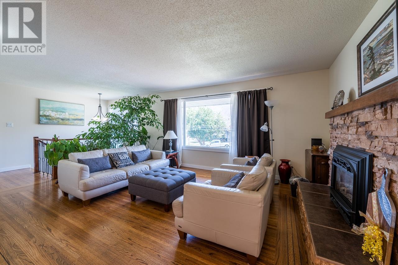 1937 Cardinal Drive, Kamloops, British Columbia   - Photo 4 - 179923