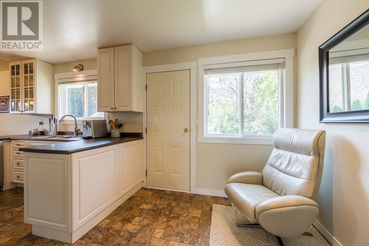 1937 Cardinal Drive, Kamloops, British Columbia   - Photo 14 - 179923