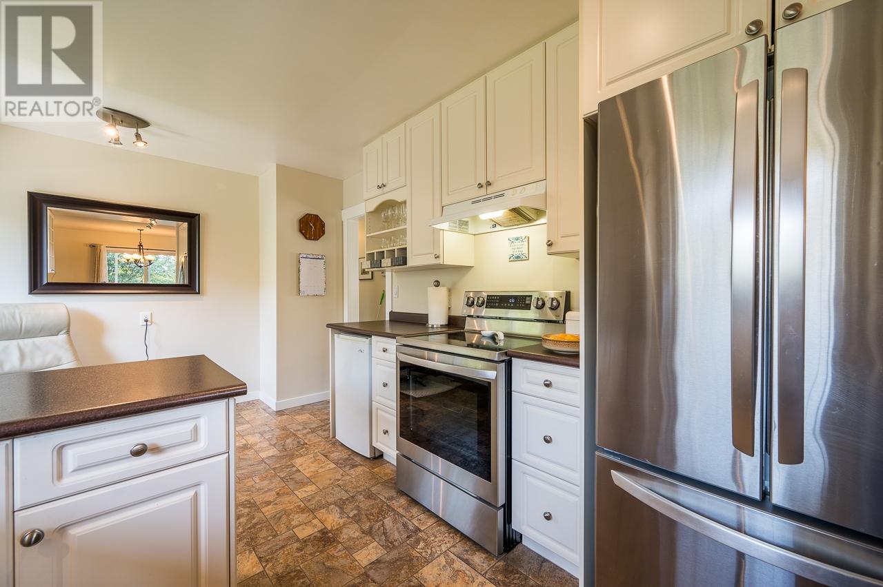 1937 Cardinal Drive, Kamloops, British Columbia   - Photo 12 - 179923