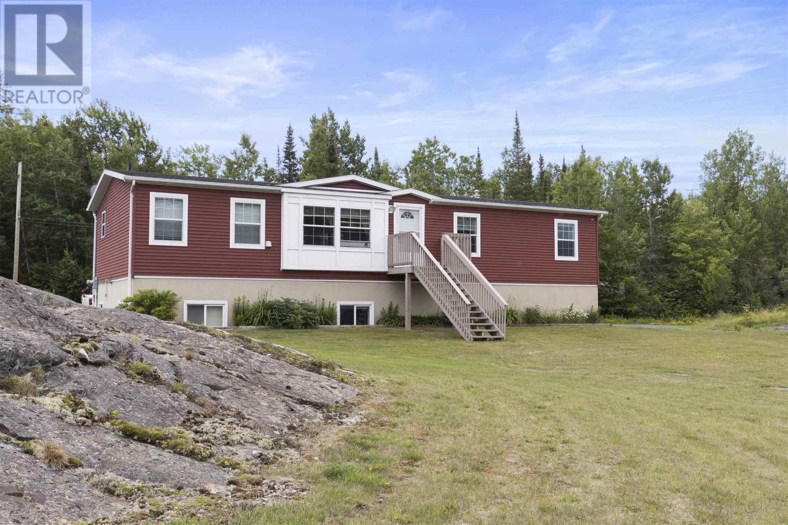 587 Robb Rd, Blind River, Ontario  P0R 1B0 - Photo 3 - SM241943