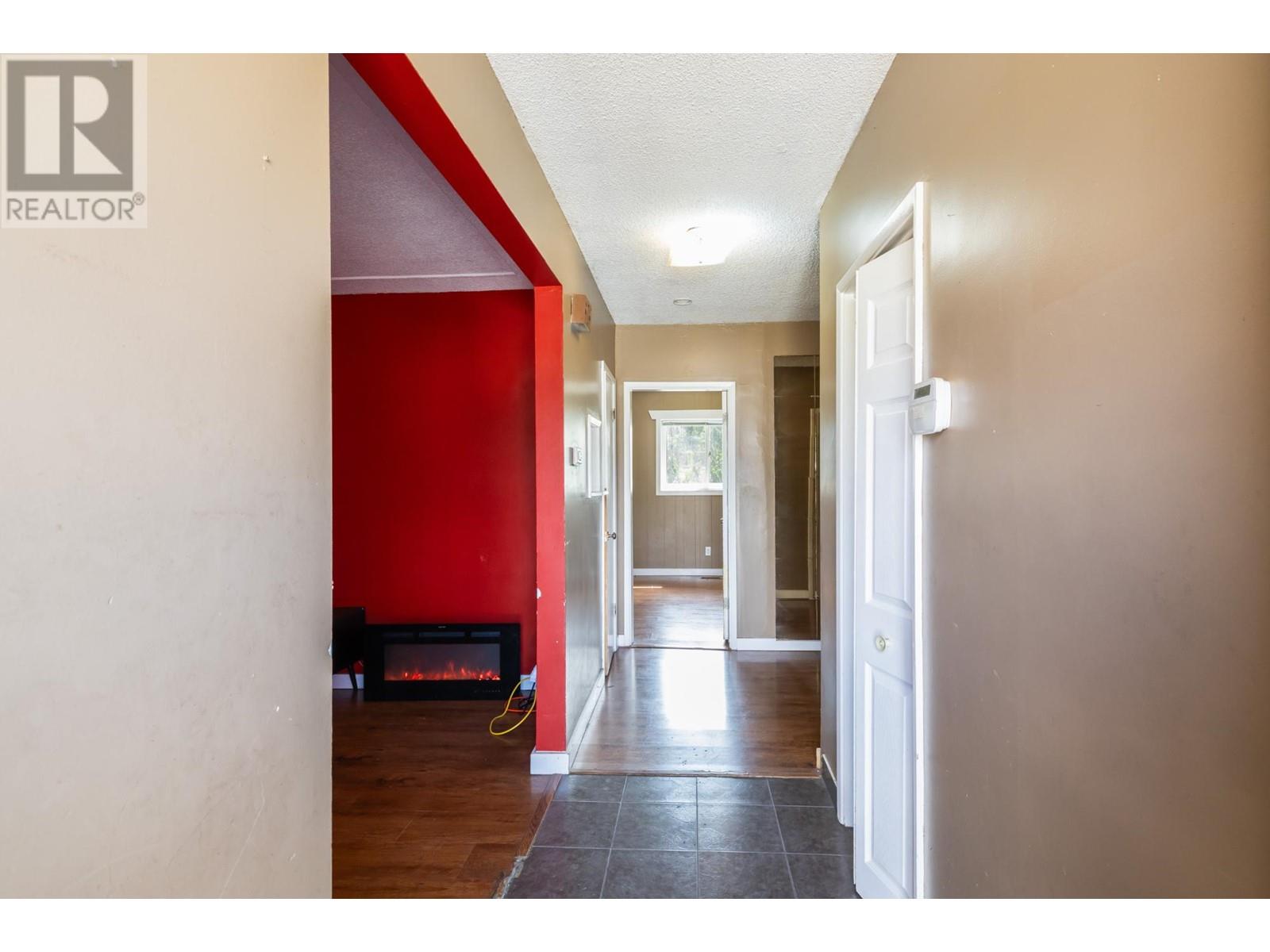 122 Fairview Ave, Kamloops, British Columbia  V2B 1E6 - Photo 2 - 180082