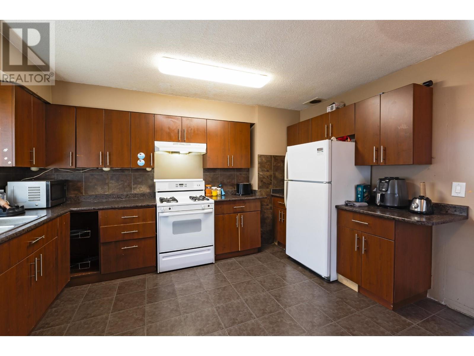 122 Fairview Ave, Kamloops, British Columbia  V2B 1E6 - Photo 8 - 180082