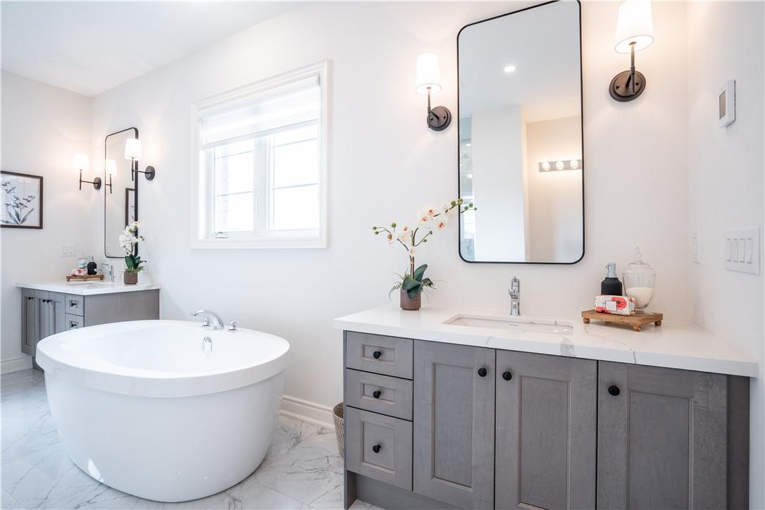 Image of property at 98 Cattail Crescent