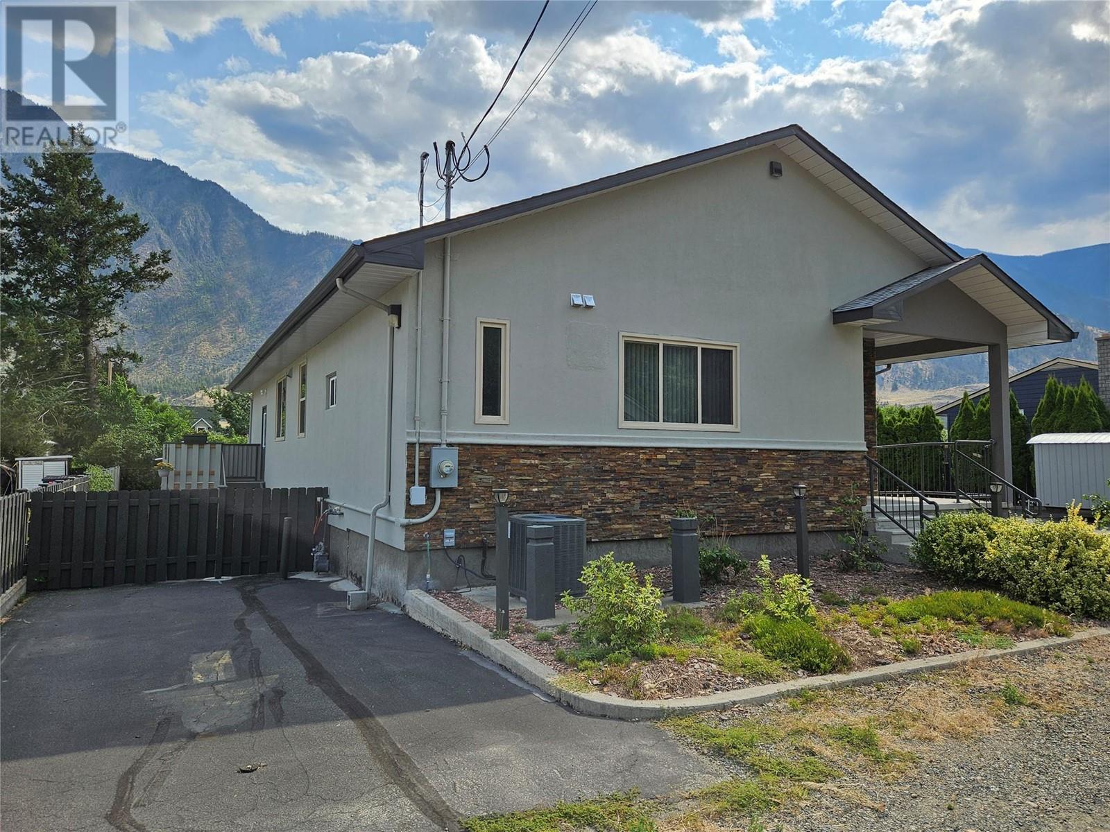 421 9th Avenue, Keremeos, British Columbia  V0X 1N3 - Photo 23 - 10320718