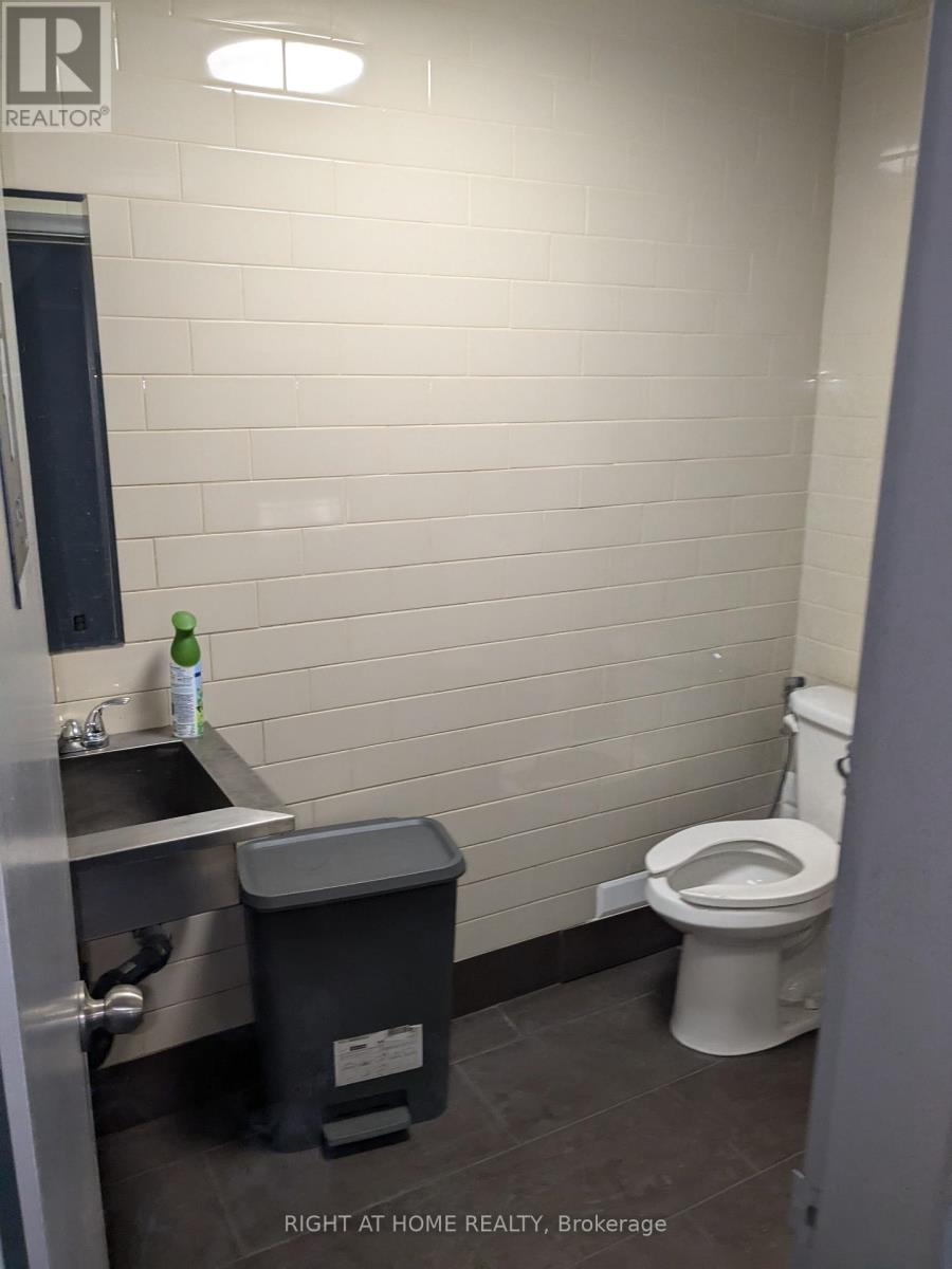 A - 20 Sheffield Street, Toronto (Brookhaven-Amesbury), Ontario  M6M 3E6 - Photo 10 - W9230966