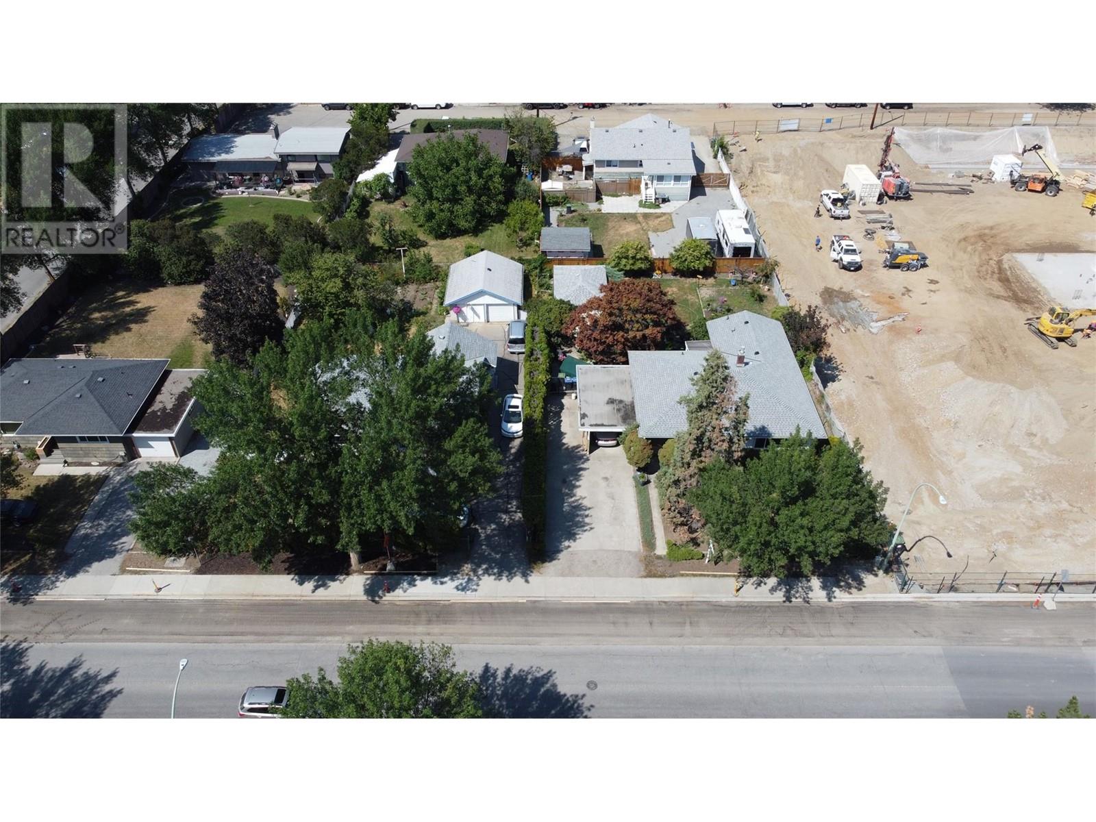 Property at 1244 Sutherland Avenue image 5