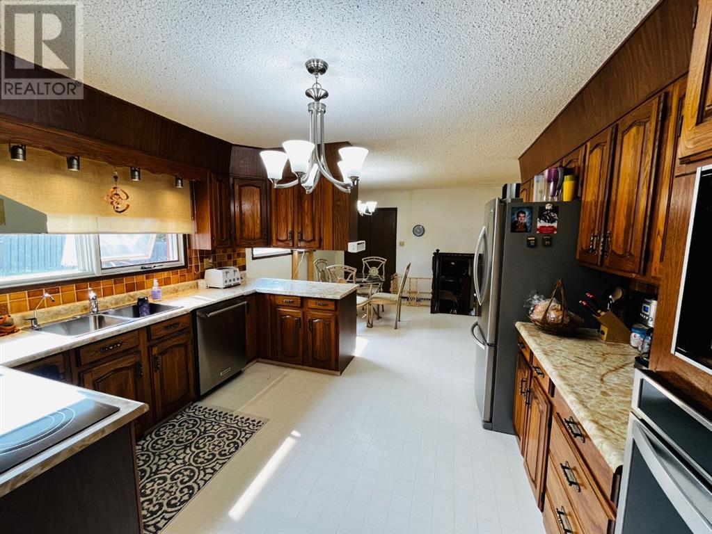 Property at 21 1 Avenue W image 4