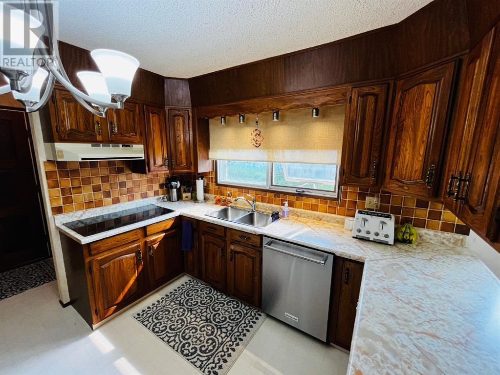 Property at 21 1 Avenue W image 5