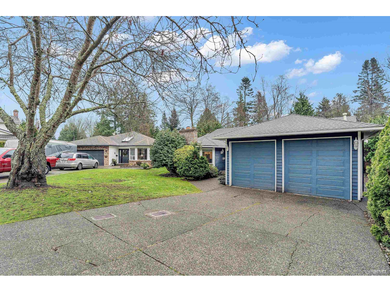 13508 15a Avenue, Surrey, British Columbia  V4A 5P1 - Photo 1 - R2910324