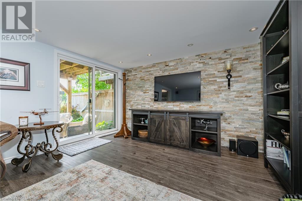 355 Macalister Boulevard Unit# 13, Guelph, Ontario  N1G 0C7 - Photo 32 - 40624396