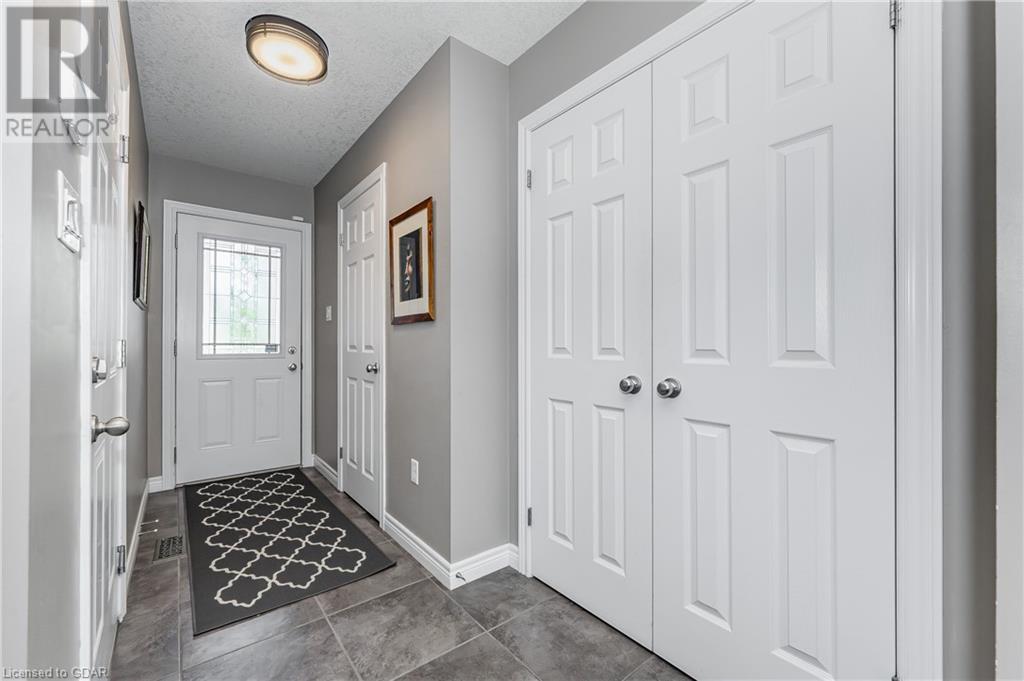 355 Macalister Boulevard Unit# 13, Guelph, Ontario  N1G 0C7 - Photo 4 - 40624396