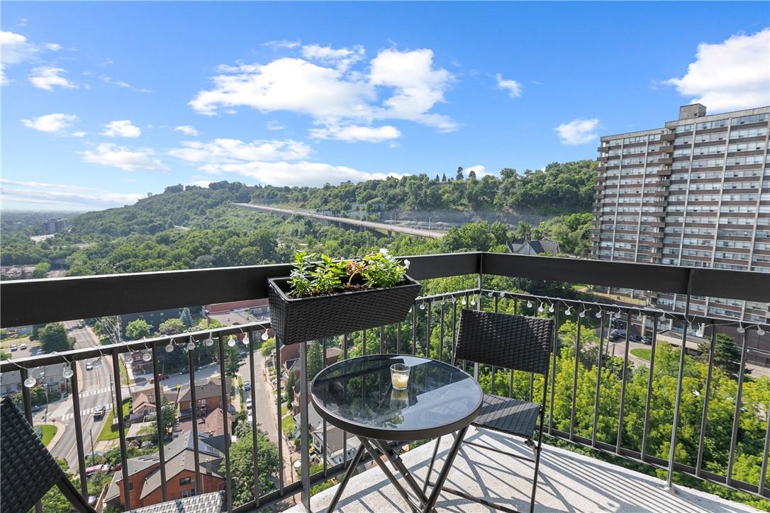 Image of property at 150 Charlton Avenue E|Unit #2206