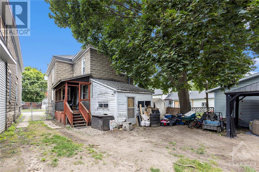 50 MCGILL STREET Smiths Falls