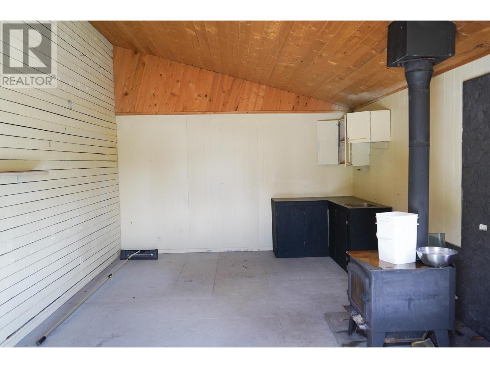 1721 Chasm Road, Clinton, British Columbia   - Photo 16 - 180101