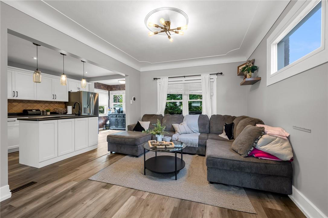 Image of property at 290 HUXLEY Avenue S