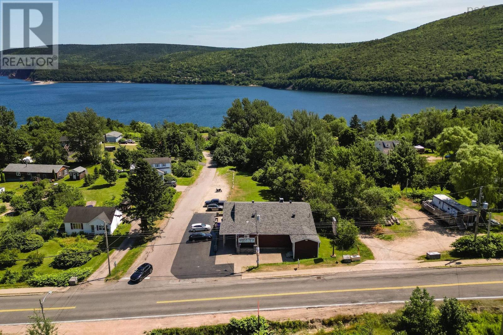 37867 Cabot Trail, Ingonish Beach, Nova Scotia  B0C 1L0 - Photo 7 - 202418268