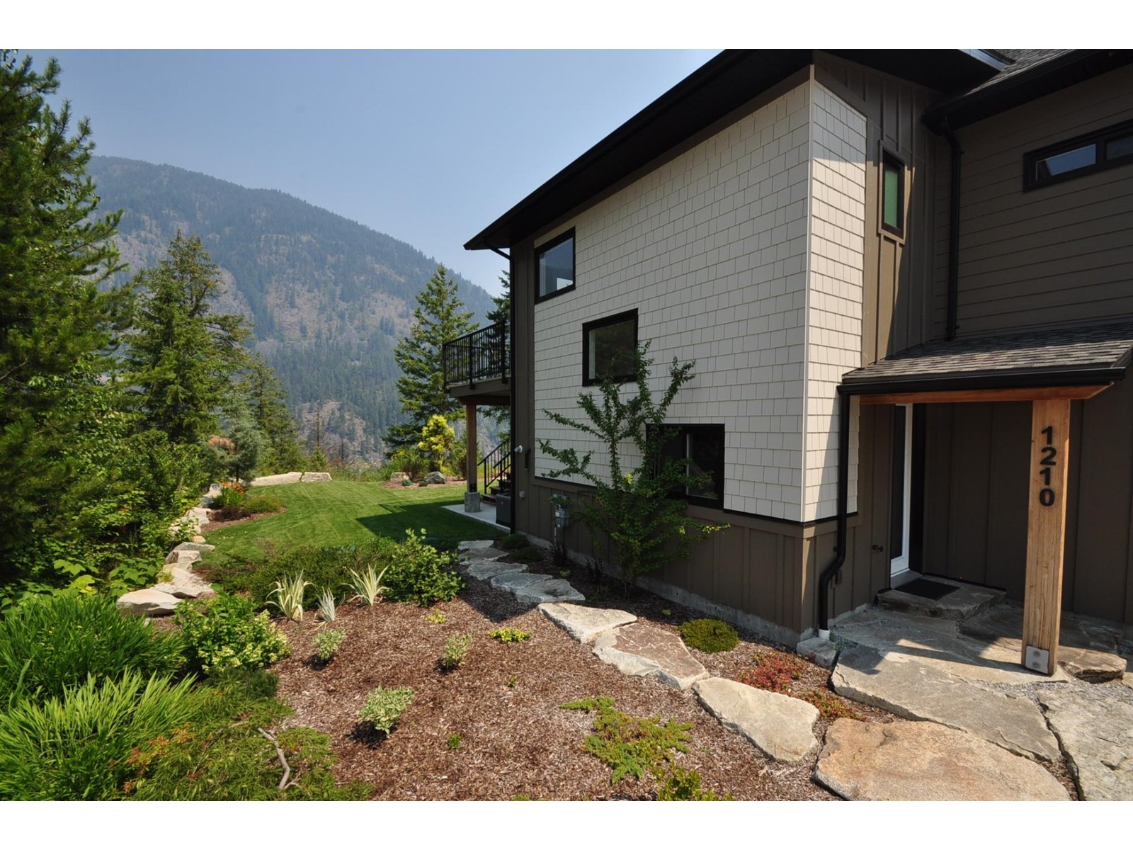 1210 Kai Road, Nelson, British Columbia  V1L 7G1 - Photo 4 - 2478714