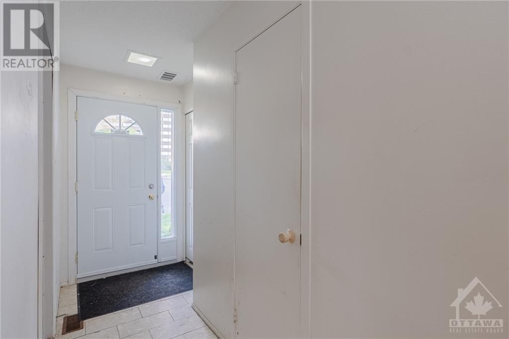 3350 Southgate Road Unit#17, Ottawa, Ontario K1V 9P8 - Photo 2 - 1404938