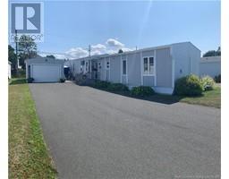 6 2E AV DU PARC, Caraquet, New Brunswick