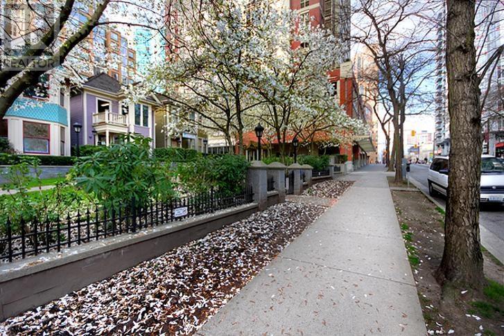 405 819 Hamilton Street, Vancouver, British Columbia  V6B 6M2 - Photo 3 - R2910805