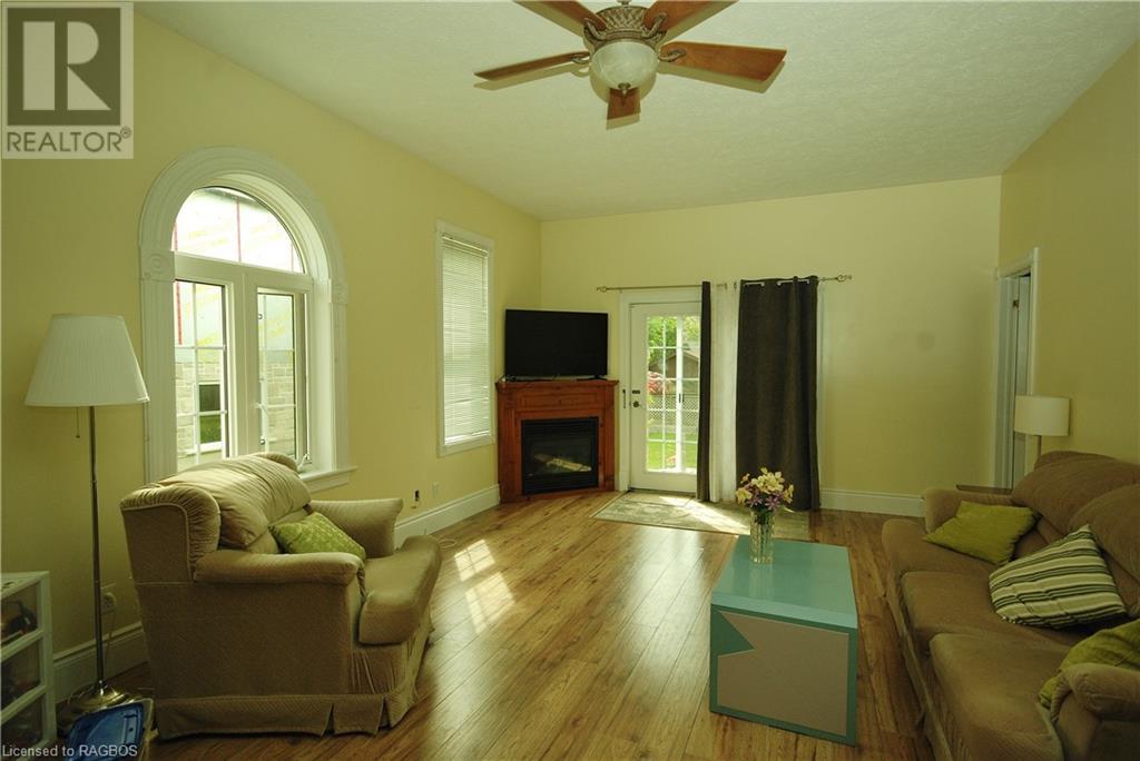 412 Goderich St, Port Elgin, Ontario  N0H 2C1 - Photo 16 - 40627162