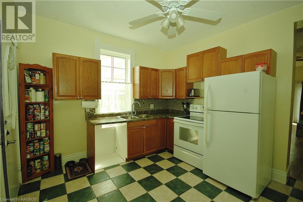 412 Goderich St, Port Elgin, Ontario  N0H 2C1 - Photo 17 - 40627162