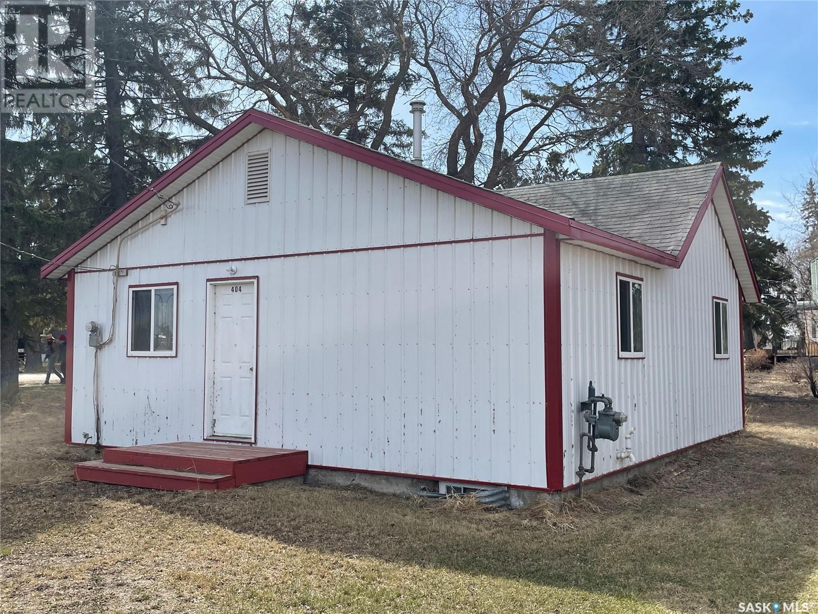 404 Front Street, Duck Lake, Saskatchewan  S0K 1J0 - Photo 2 - SK978048