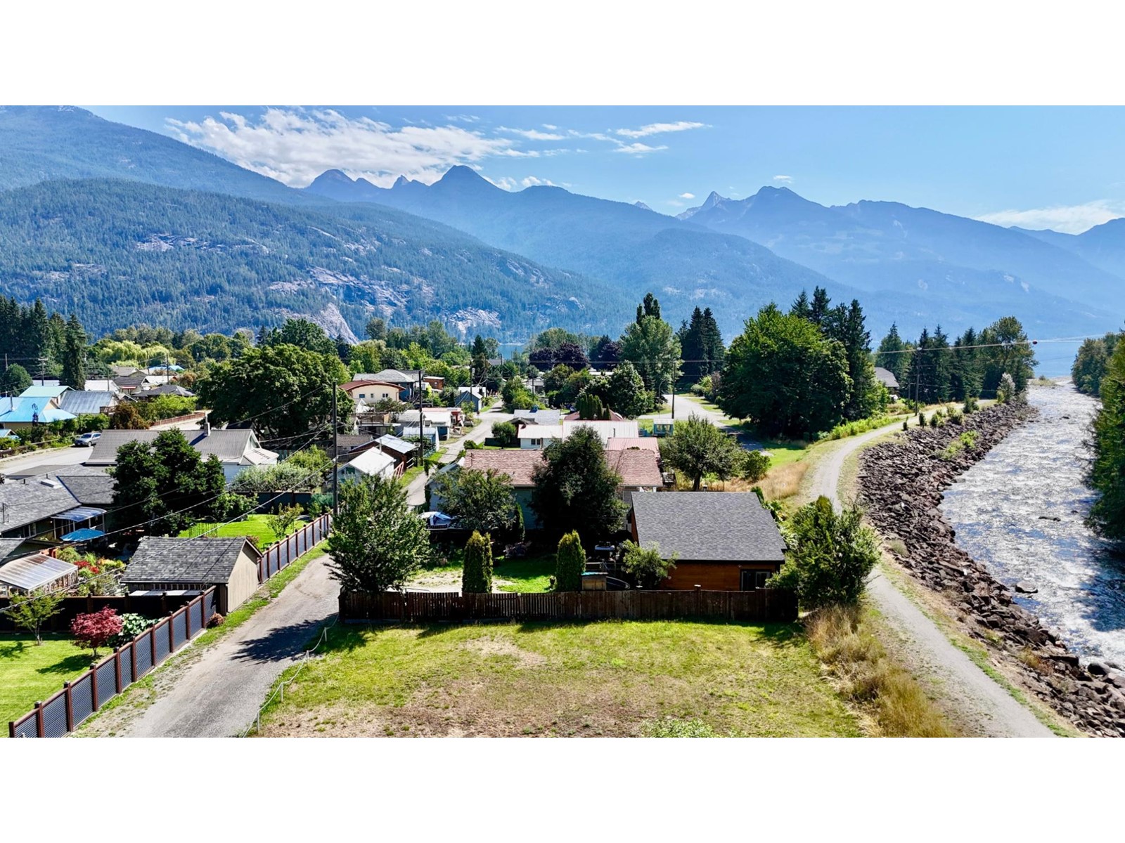 Lot 2 RIVER LANE, kaslo, British Columbia V0G1M0