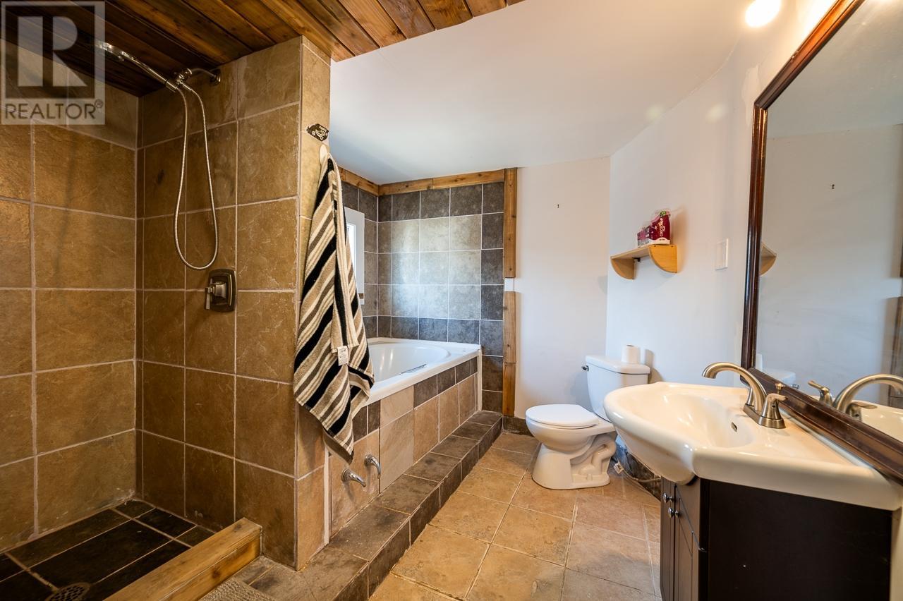 41 Van Dyke Street, Kamloops, British Columbia  V2B 4G2 - Photo 7 - 180110