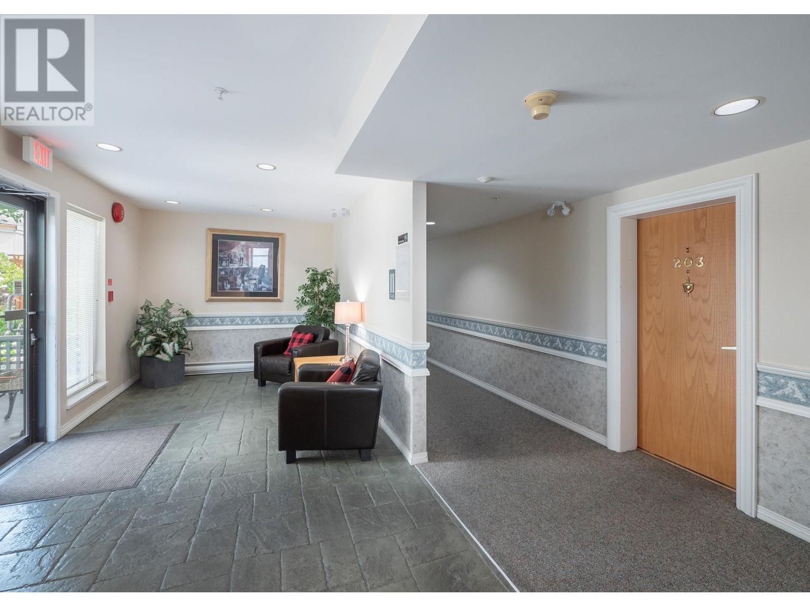 203 5780 Trail Avenue, Sechelt, British Columbia  V7Z 0K5 - Photo 21 - R2910851