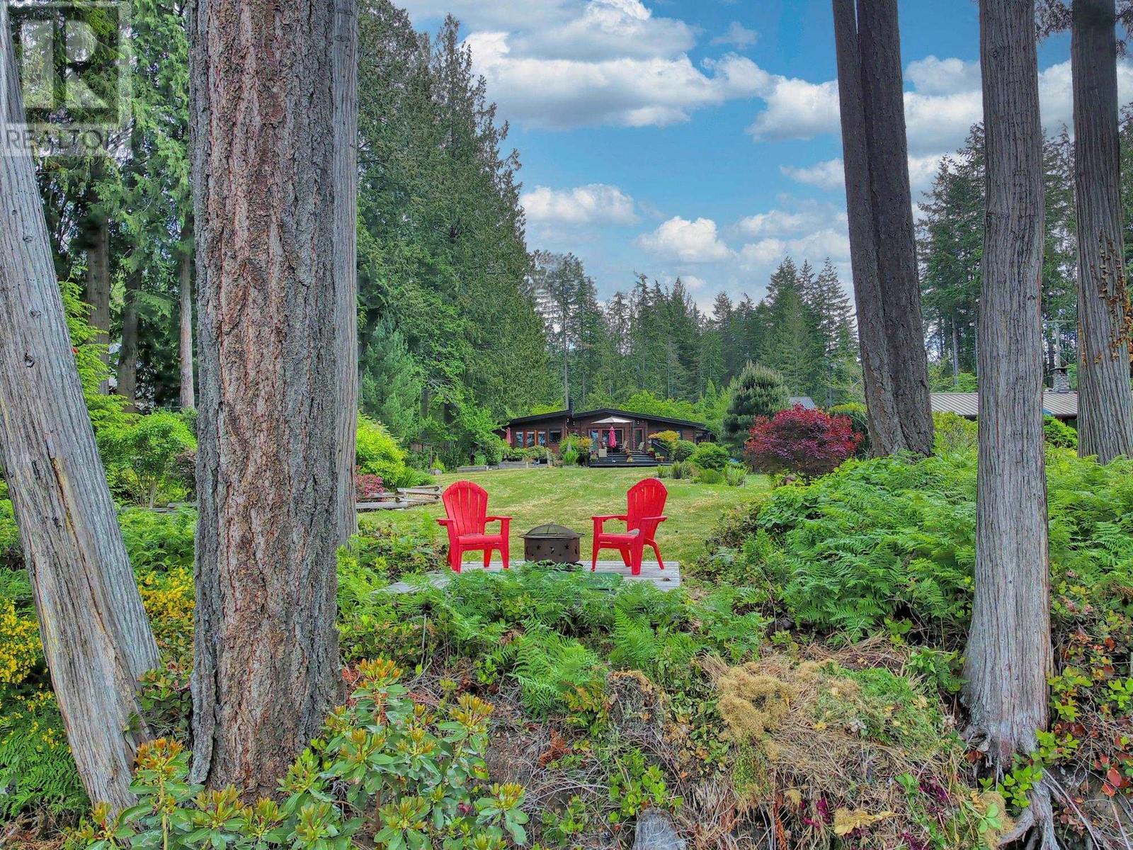 6109 Sechelt Inlet Road, Sechelt, British Columbia  V7Z 0P5 - Photo 2 - R2910831