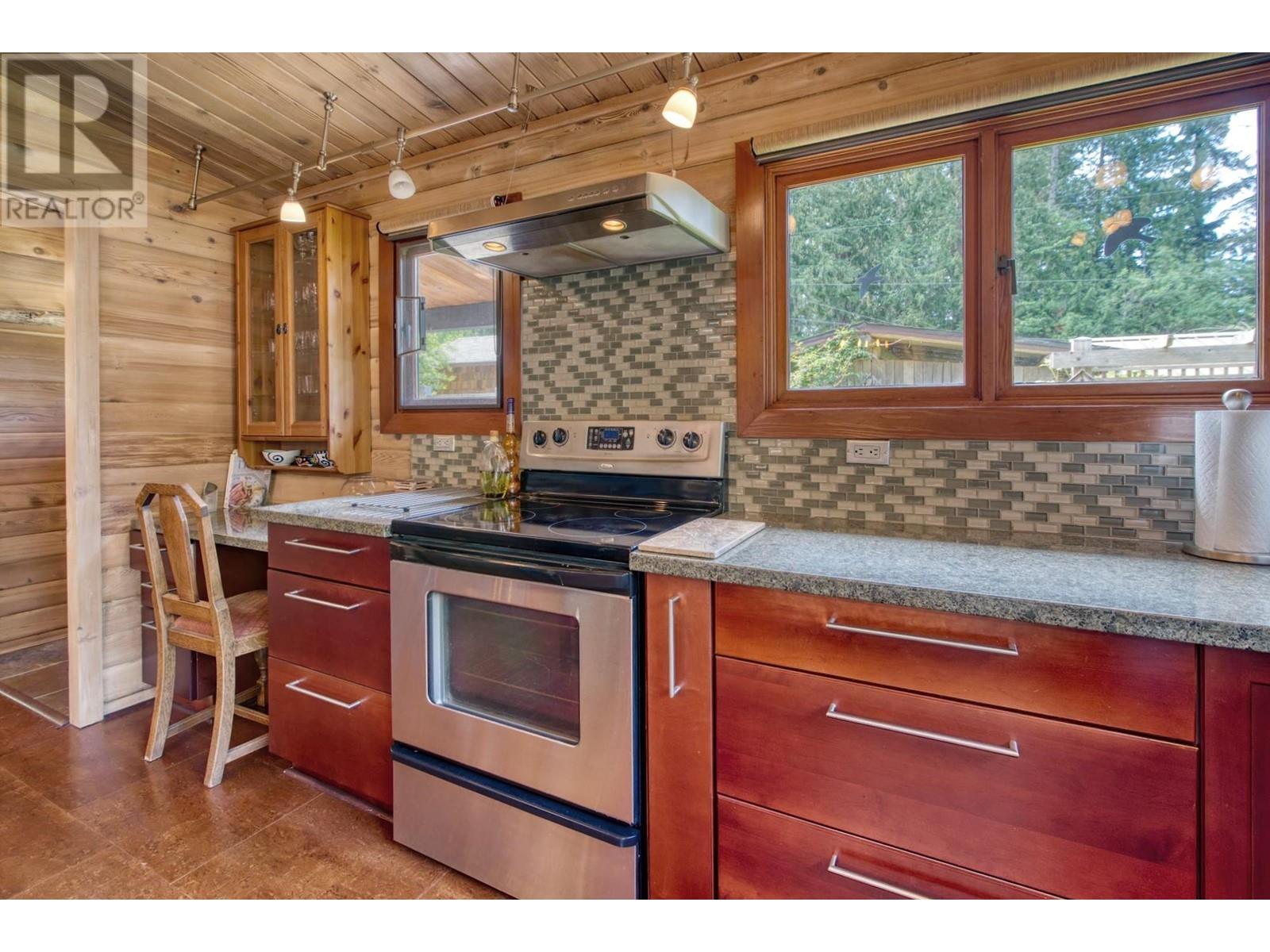 6109 Sechelt Inlet Road, Sechelt, British Columbia  V7Z 0P5 - Photo 21 - R2910831