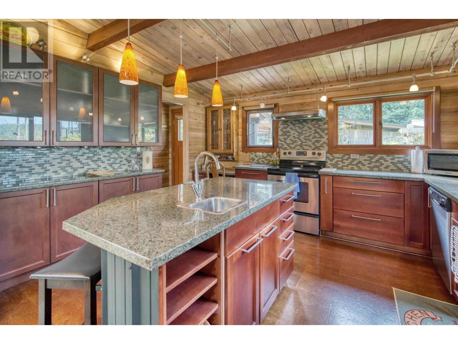6109 Sechelt Inlet Road, Sechelt, British Columbia  V7Z 0P5 - Photo 22 - R2910831