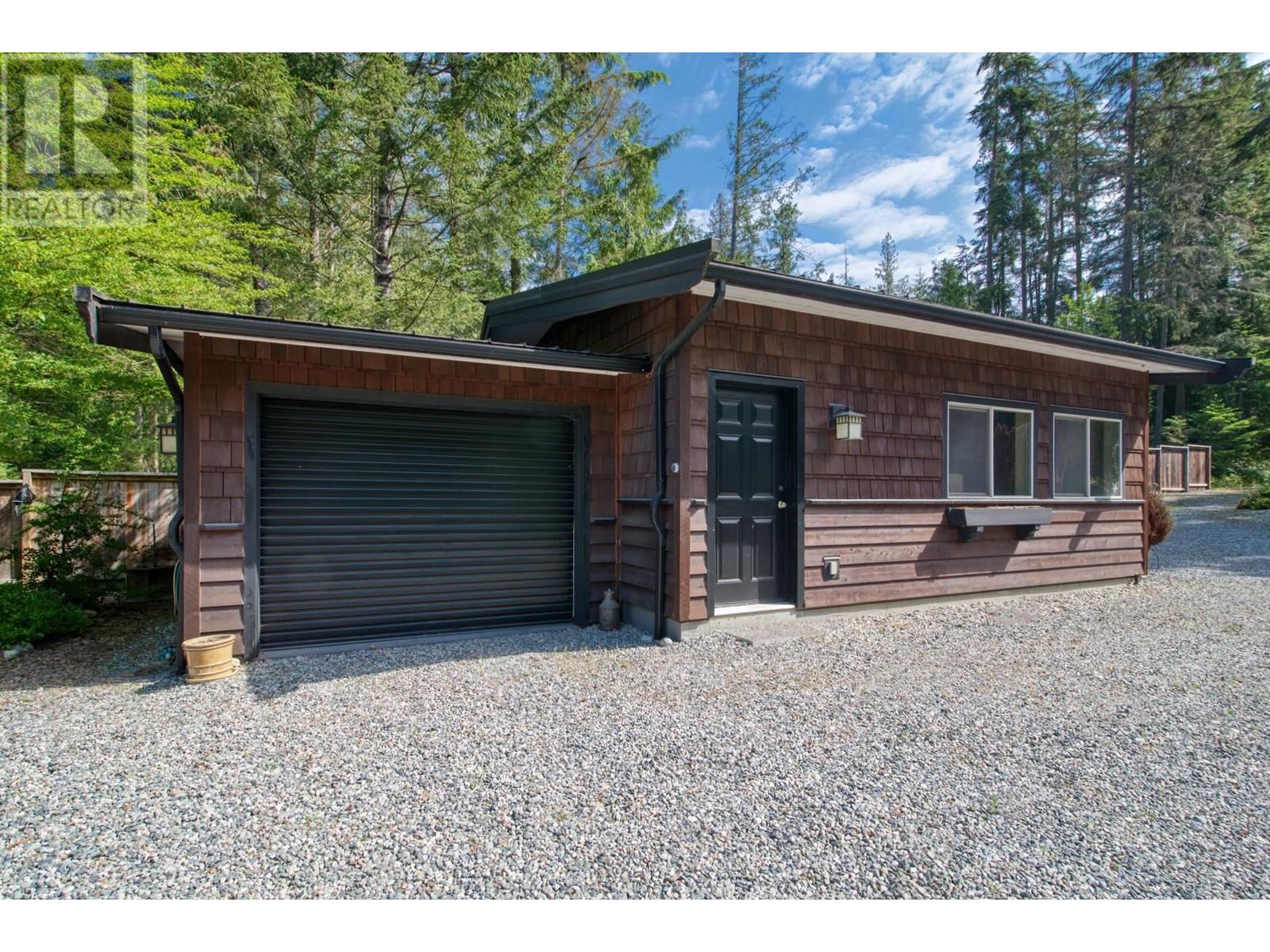 6109 Sechelt Inlet Road, Sechelt, British Columbia  V7Z 0P5 - Photo 4 - R2910831