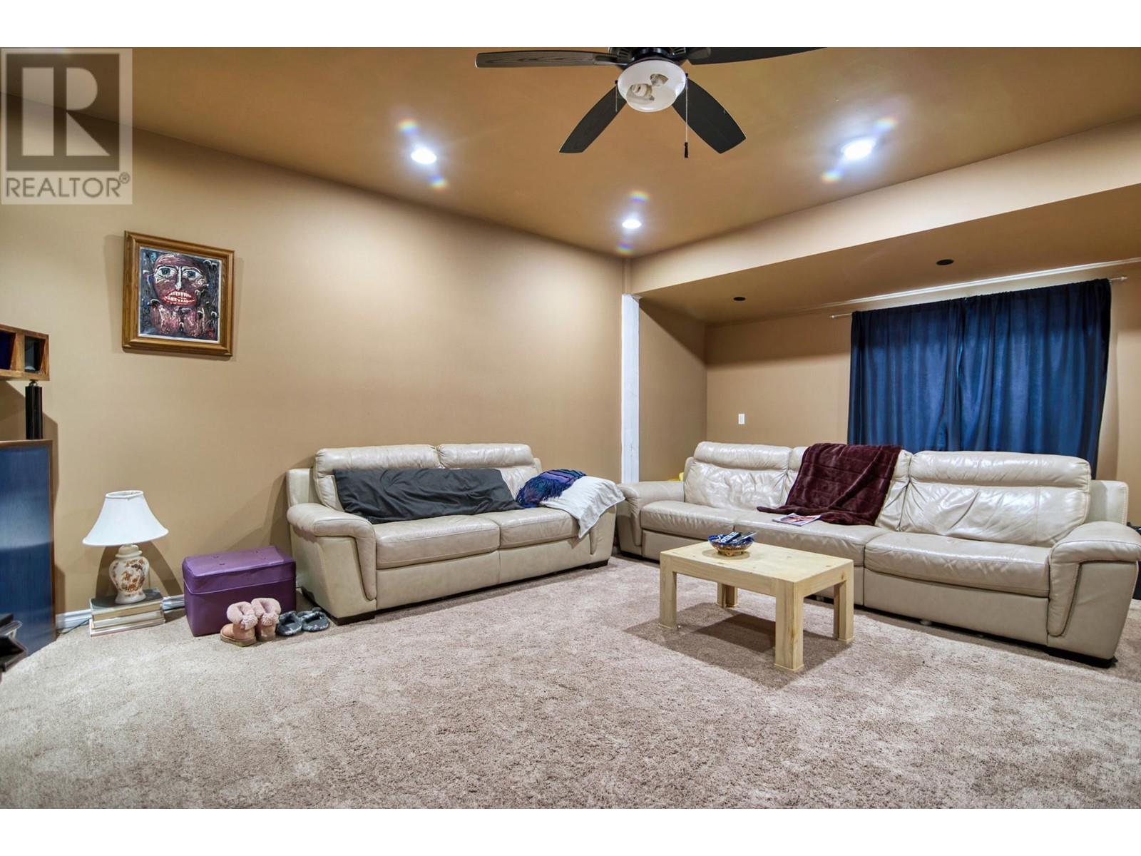 7858-7860 Redrooffs Road, Halfmoon Bay, British Columbia  V7Z 1A4 - Photo 18 - R2910840