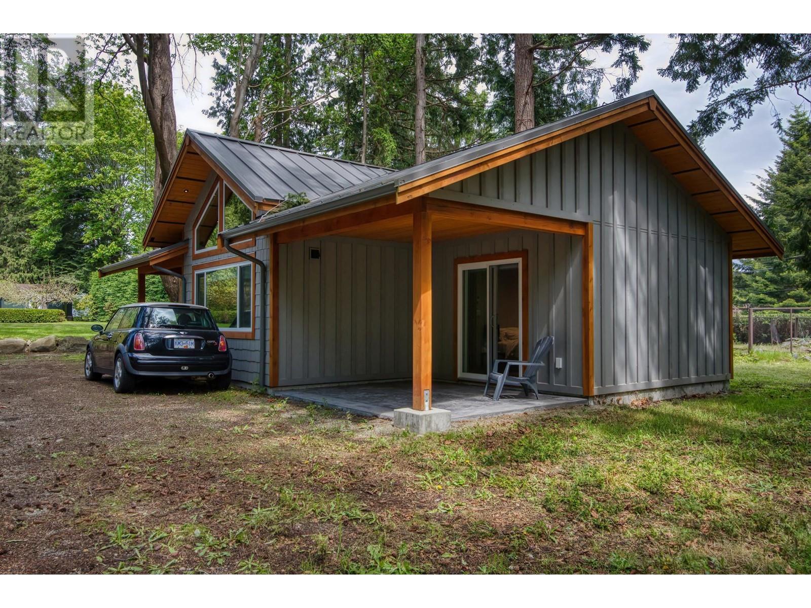 7858-7860 Redrooffs Road, Halfmoon Bay, British Columbia  V7Z 1A4 - Photo 22 - R2910840