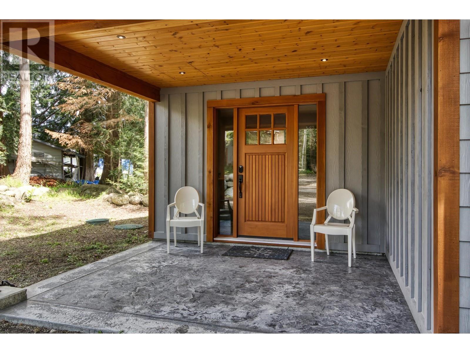 7858-7860 Redrooffs Road, Halfmoon Bay, British Columbia  V7Z 1A4 - Photo 24 - R2910840