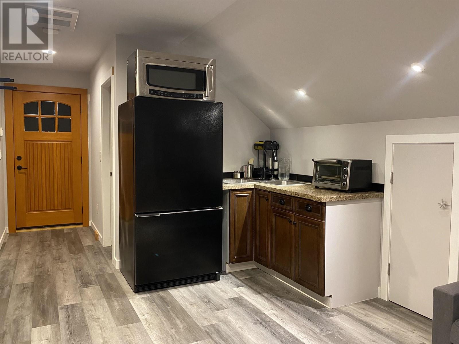 7858-7860 Redrooffs Road, Halfmoon Bay, British Columbia  V7Z 1A4 - Photo 35 - R2910840