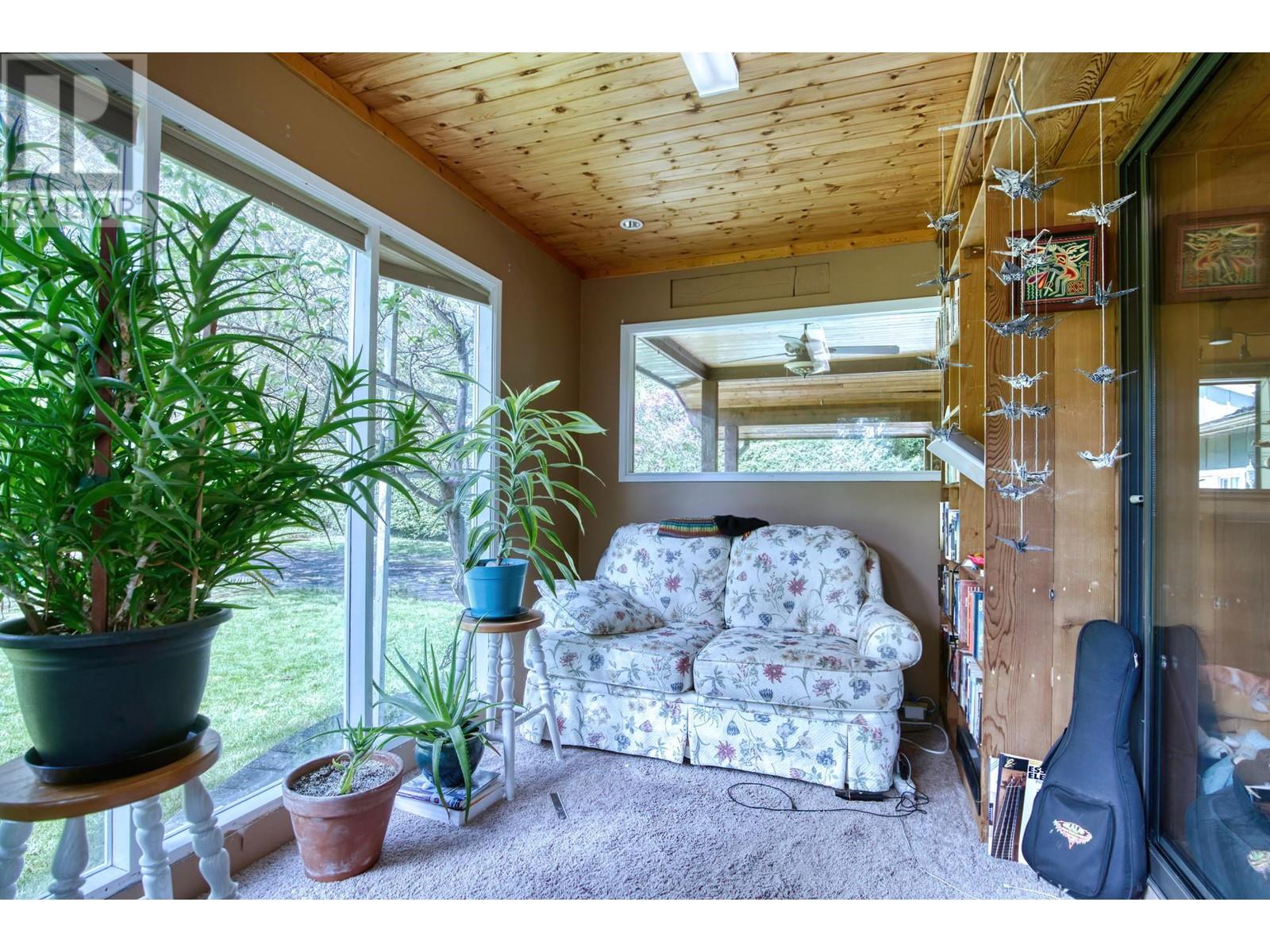7858-7860 Redrooffs Road, Halfmoon Bay, British Columbia  V7Z 1A4 - Photo 8 - R2910840