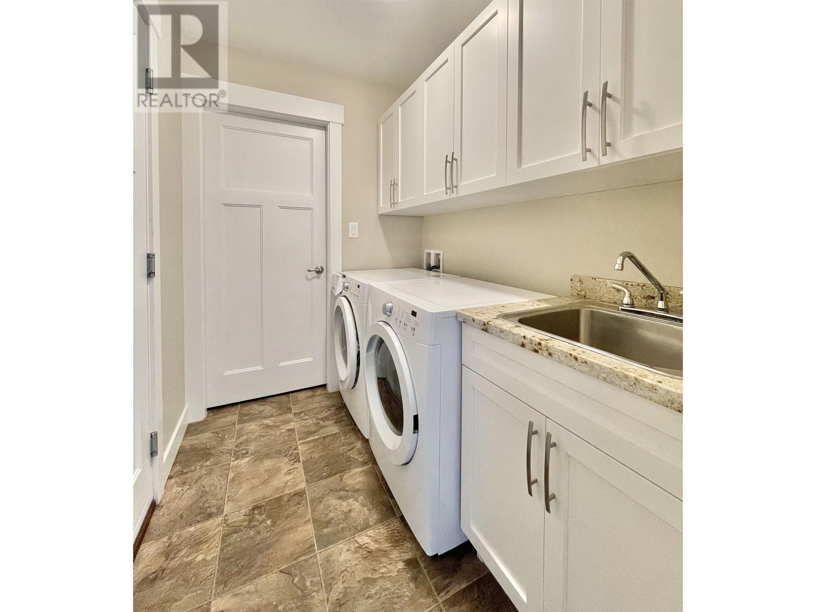 1044 Woodsworth Road, Gibsons, British Columbia  V0N 1V7 - Photo 12 - R2910847