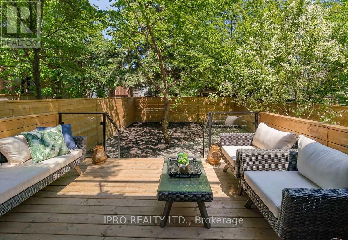 121 Sorauren Avenue, Toronto (Roncesvalles), Ontario  M6R 2E3 - Photo 8 - W9233709