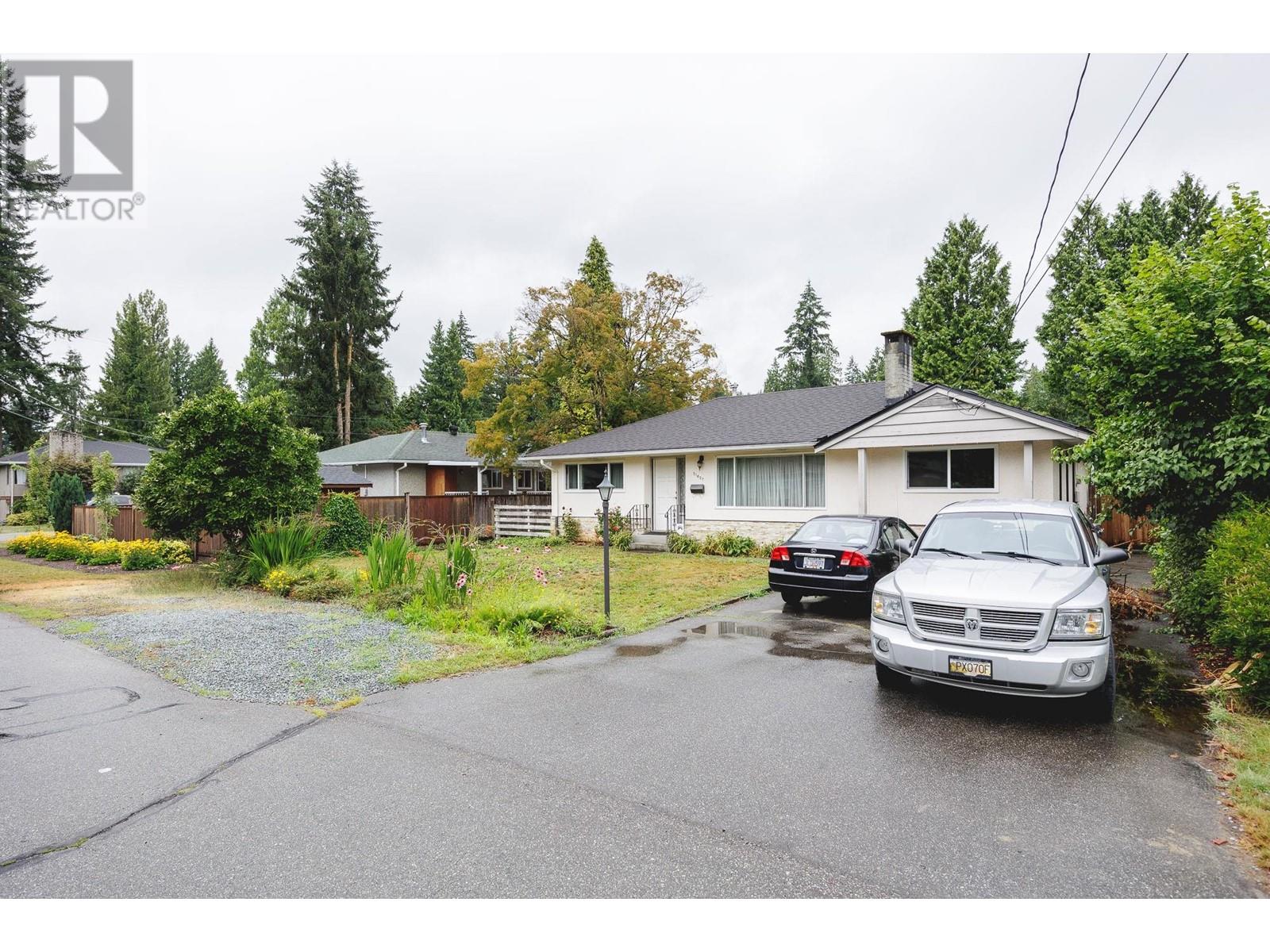 21437 122 Avenue, Maple Ridge, British Columbia  V2X 3W7 - Photo 2 - R2910884