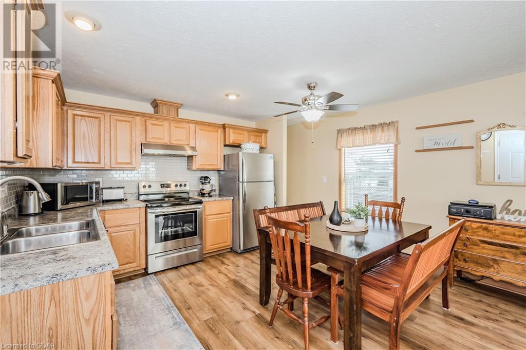 41 Cedarbush Crescent Pvt Crescent, Puslinch, Ontario  N0B 2J0 - Photo 3 - 40627729