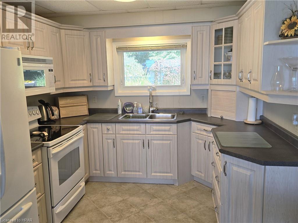 554 Road 5 S, Conestogo Lake, Ontario  N0G 1P0 - Photo 33 - 40625280