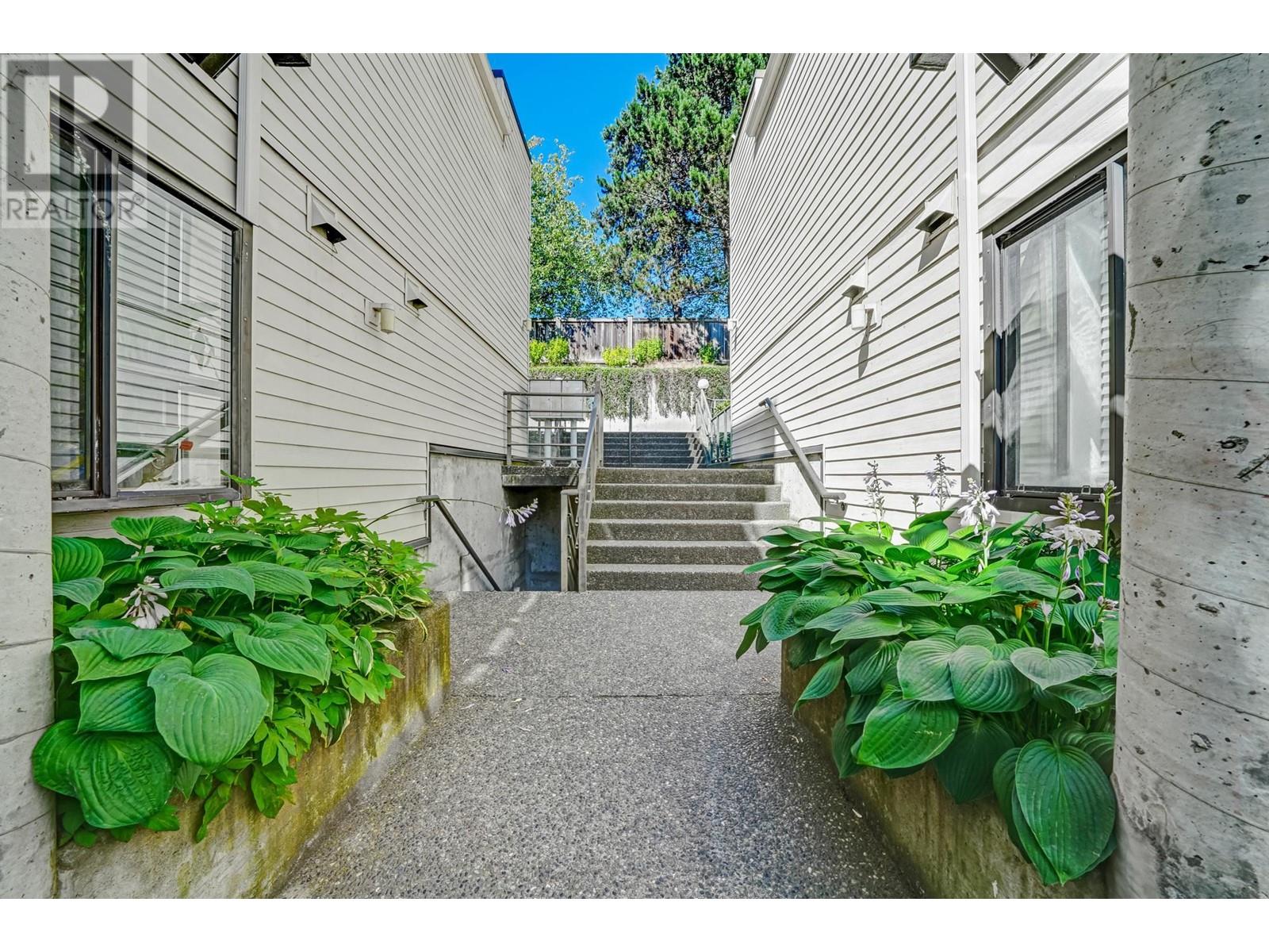 1 2150 Se Marine Drive, Vancouver, British Columbia  V5P 2S1 - Photo 3 - R2910838